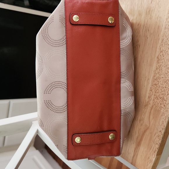 Coach 2 way tote to shoulderbag - Picture 4 of 7